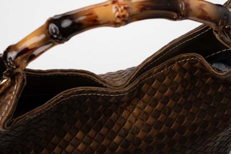 BAMBOO HANDLE LEATHER BAG IN OLIVE GREEN