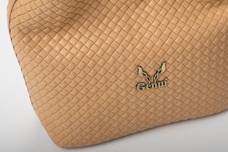 BAMBOO HANDLE LEATHER BAG IN POWDER