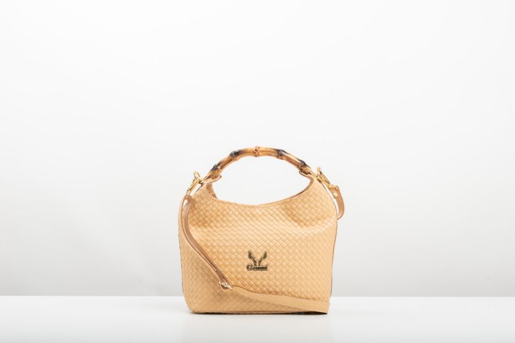 BAMBOO HANDLE LEATHER BAG IN POWDER