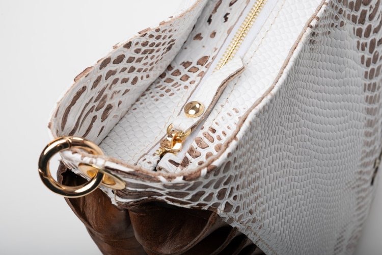 LEATHER SHOULDER BAG IN WHITE-BROWN