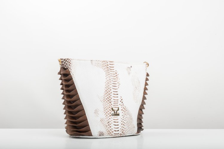 LEATHER SHOULDER BAG IN WHITE-BROWN