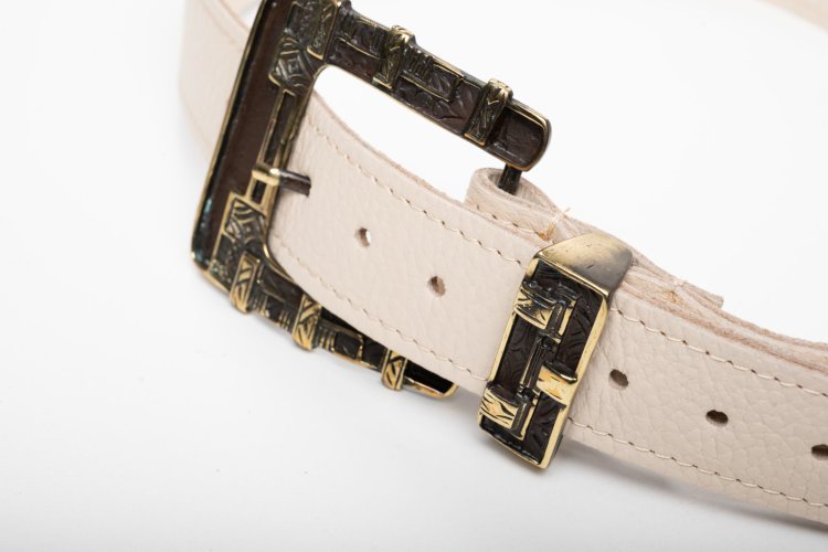 VINTAGE STYLE LEATHER BELT IN BEIGE (BRONZE HARDWARE)