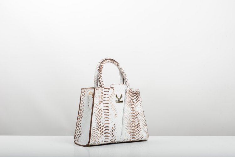 V LEATHER BAG IN WHITE
