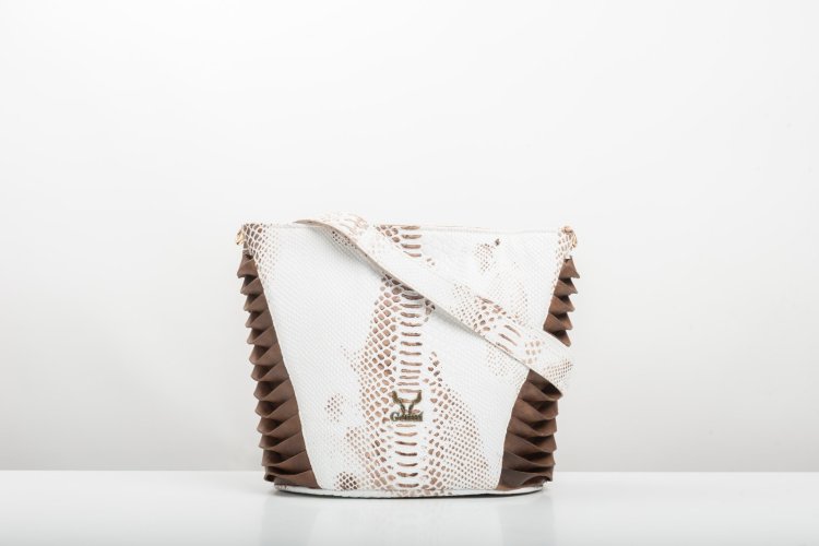 LEATHER SHOULDER BAG IN WHITE-BROWN